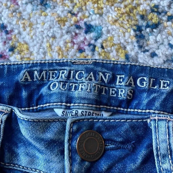 American Eagle hi-rise jegging crop, super stretch, distressed. Women’s size 6 - Picture 2 of 15